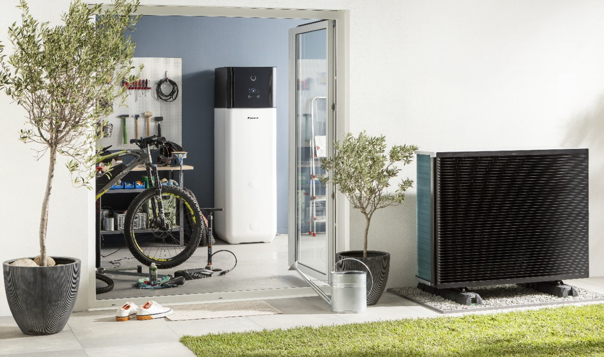 DAIKIN Altherma 3 H HT ECH2O | ETSX16P50E7 | 500L Speicher | H+K – Ansicht 3