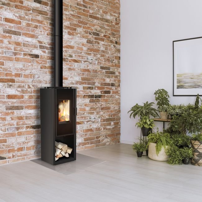 Kratki Kaminofen Koza Enyo Flat 02 | Holzfach | Sockel drehbar | 6 kW – Ansicht 2